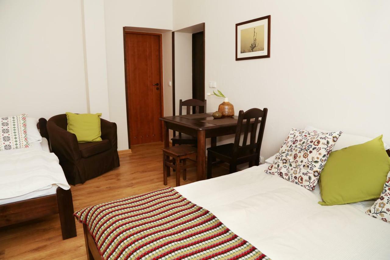 4 Strony Swiata Pokoje I Apartamenty Дзвиржино Екстериор снимка